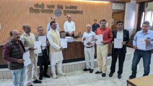 मुजफ्फरनगर में अंतिम मतदाता सूची प्रकाशित, राजनीतिक दलों को सौंपी गई प्रतियां