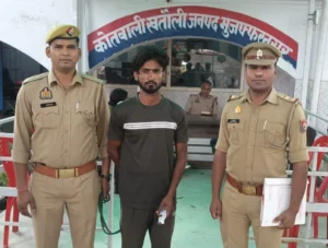 खतौली में पुलिस की कार्रवाई, अवैध चाकू के साथ युवक गिरफ्तार