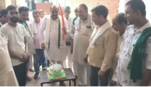 जन्मदिन समारोह में तलवार से केक काटने का वीडियो वायरल, कार्रवाई की मांग